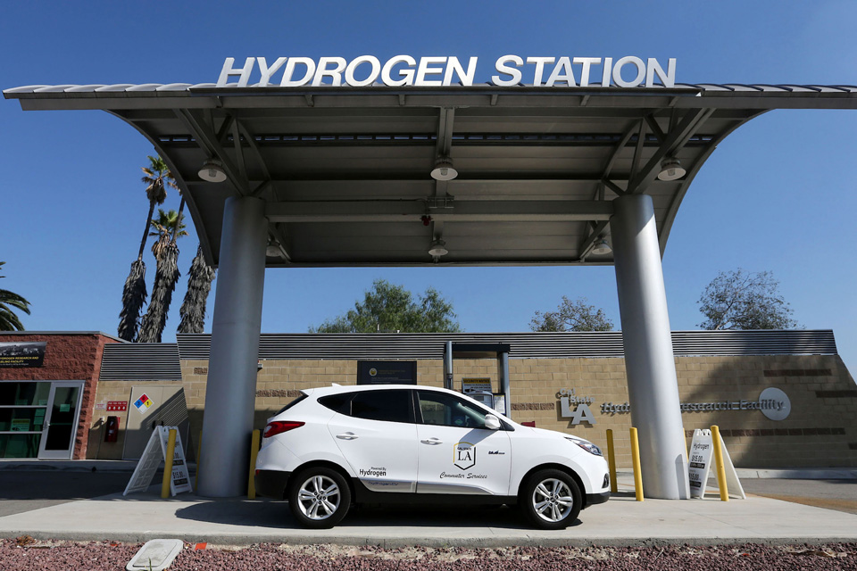 A car in front of the hydrogen station at Cal State LA.